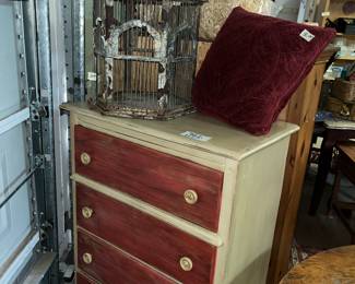 Chest of drawers