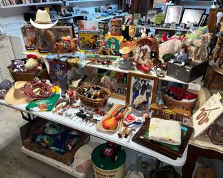 WESTERN TOYS & WESTERN COLLECTIBLES