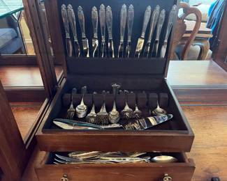 INTERNATIONAL "PRELUDE" STERLING FLATWARE SET