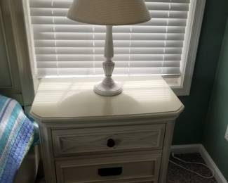 Matching nightstand and table lamp detail