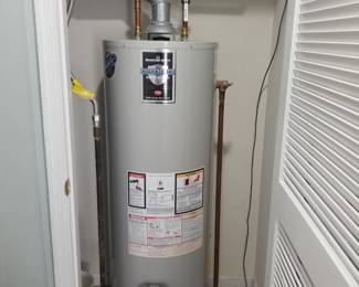 Bradford White 40-gallon GAS hot water heater