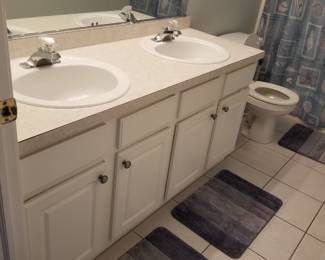 Double bath vanity