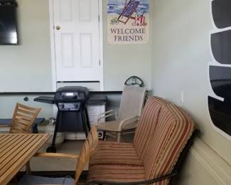 Party in the garage - seating