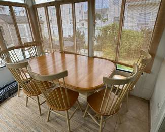 Dining table seats 6