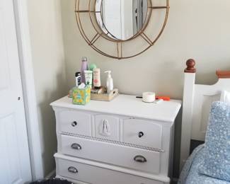 3-drawer dresser