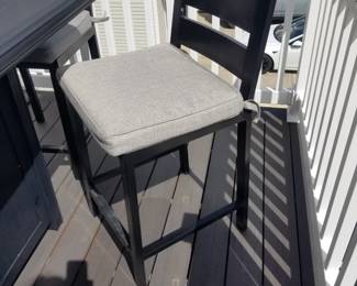 High top bar set - chair detail