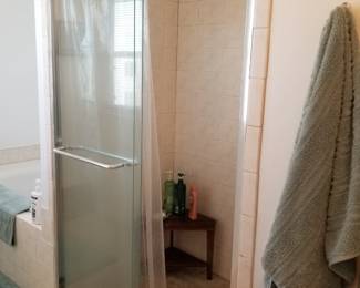 Glass shower doors