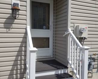 Entry landing & railing