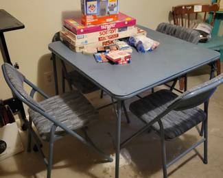Card w/4 Chairs and Games
