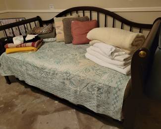 Twin Trundle Bed and Linens