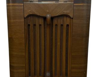RCA VICTOR Antique Floor Model Radio