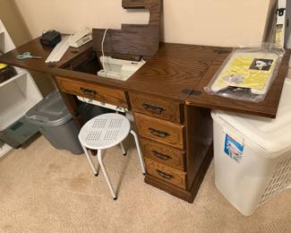Brother sewing machine in cabinet