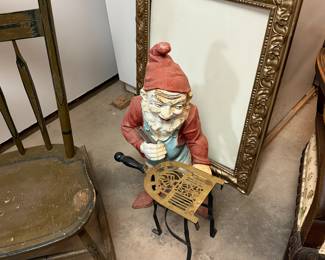 Garden gnome-metal(super heavy)
Gold frame
Stand