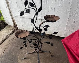 Metal plant stand