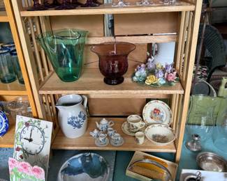 Amethyst stemware & vase
Green glass vase
Bunnykins
Child’s tea set
Pottery bowl
Pfaltzgraff pitcher
Bakelite silent butler