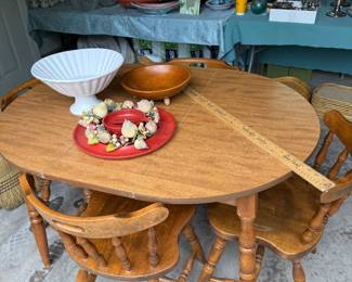 Table & chairs set
Wooden bowl