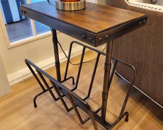 Table / Magazine Rack.