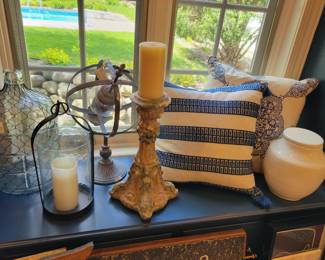 Lots of Home Decor Items.