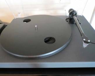 Pro-Ject Audio Systems Primary E Turntable