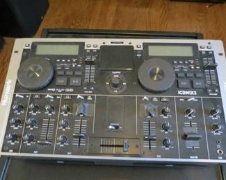 Numark ICDMIX 3 DualCD/MP3 Mixer with iPod Dock