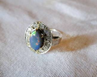 18k - 5g Opal Ring