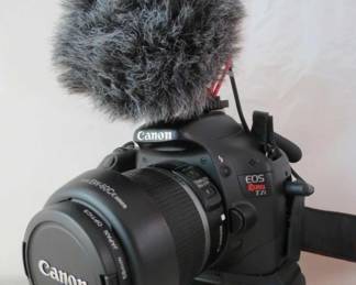 Canon EOS Rebel T2i 18MP Camera + Battery + 58mm Zeicos Lens