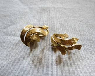 18k - 10.1g pair of Earrings