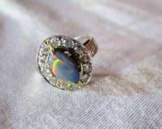 18k - 5g Opal Ring