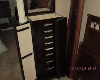 Jewelry armoire