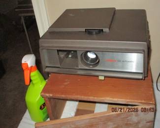 Slide projector