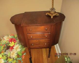 Sewing cabinet