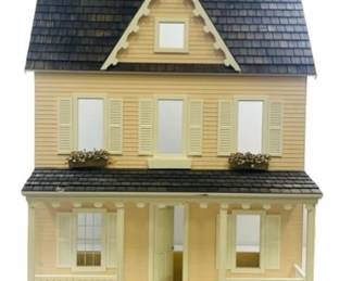 Dollhouse With Extra Finishing Pieces