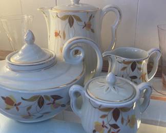 Jewel Tea cream and sugar, Aladdin tea pot, pitcher