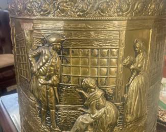 Antique English brass coal scuttle bucket with handle