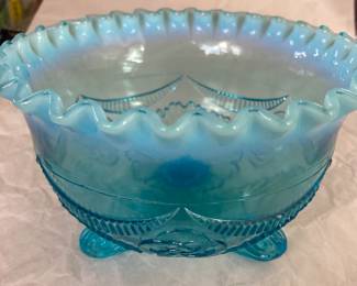 Early 1900’s Northwood “ruffles and rings” opalescent bowl 6-1/2” wide