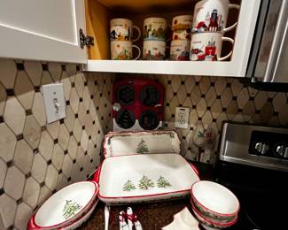 Sur la Table, Starbucks mugs