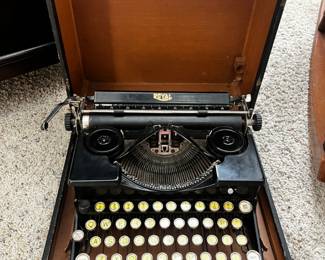 1930's Royal Typewriter