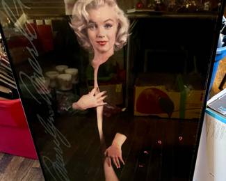 Marilyn Monroe… a whole table of items plus puzzles, calendars and books!!!