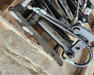 Unused Hydraulic Thumb Clamp TRFAS 13kg 150x300x250mm