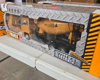 Truck 8-Channel Remote Control Construction Vehicle Wheel Drive