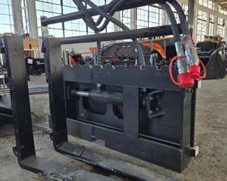 Unused MINI Skid Steer SIDE SHIFT Hydraulic Pallet Fork Attachment