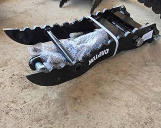 Unused Mini Excavator Hydraulic Thumb Attachment