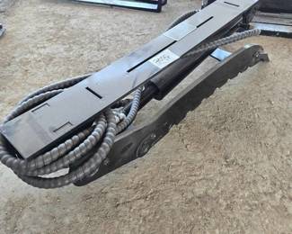 Unused 5T Hydraulic Thumb Clamp Model CK-J5T 38-inch