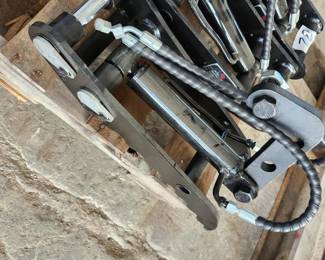 Unused Hydraulic Thumb Clamp TRFAS 13kg 150x300x250mm