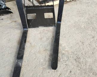 Unused Heavy Duty Forklift Pallet Fork Attachment for 1–3-ton mini-Excavator