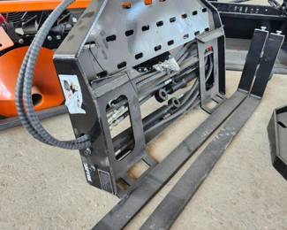 Unused Hydraulic Fork Positioner Attachment for Forklift 