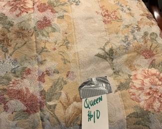 Queen comforter - $10