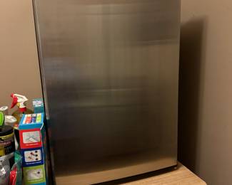 #35 Freezer 20x33x21 $40.00