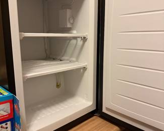 #35 Freezer 20x33x21 $40.00