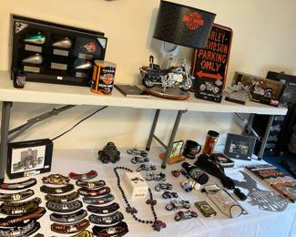 Master bedroom, dedicated to Harley Davidson, clothing and accessories. Men’s 2X3X Lady, small T-shirts jackets and so much more.